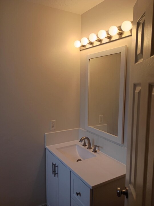 1760 N 400 E in North Logan, UT - Building Photo