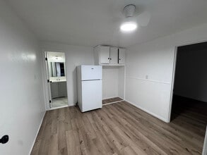 1 Estelle St in San Diego, CA - Foto de edificio - Building Photo