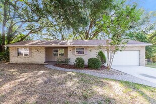 4938 Hidden Hills Dr in Lakeland, FL - Building Photo