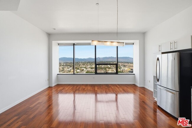 1100 Wilshire Blvd in Los Angeles, CA - Building Photo - Building Photo