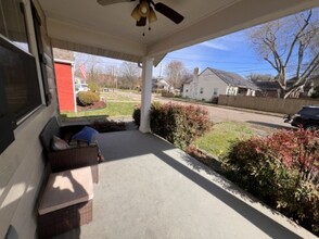 1117 Melbourne Ave NE in Knoxville, TN - Foto de edificio - Building Photo