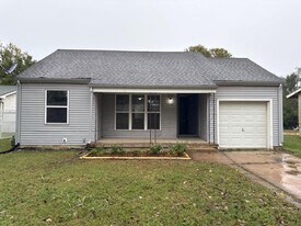 2318 W 33rd St S in Wichita, KS - Building Photo