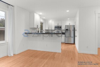 10544 Midvale Ave N in Seattle, WA - Building Photo - Building Photo