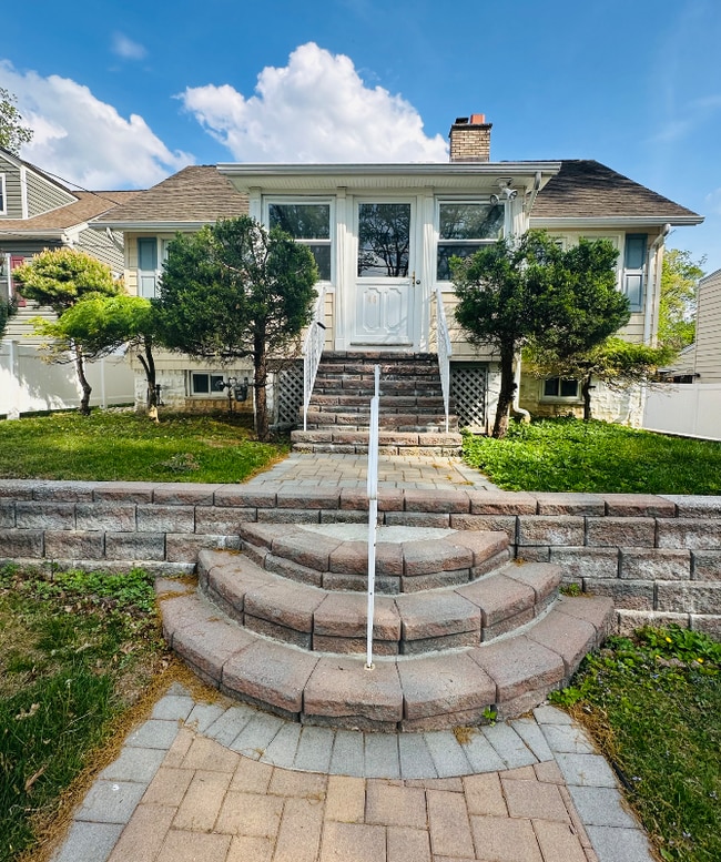 46 Johnson Rd in West Orange, NJ - Building Photo - Building Photo