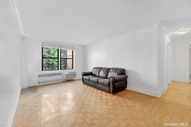 35-20 Leverich St-Unit -229 in Queens, NY - Building Photo - Building Photo