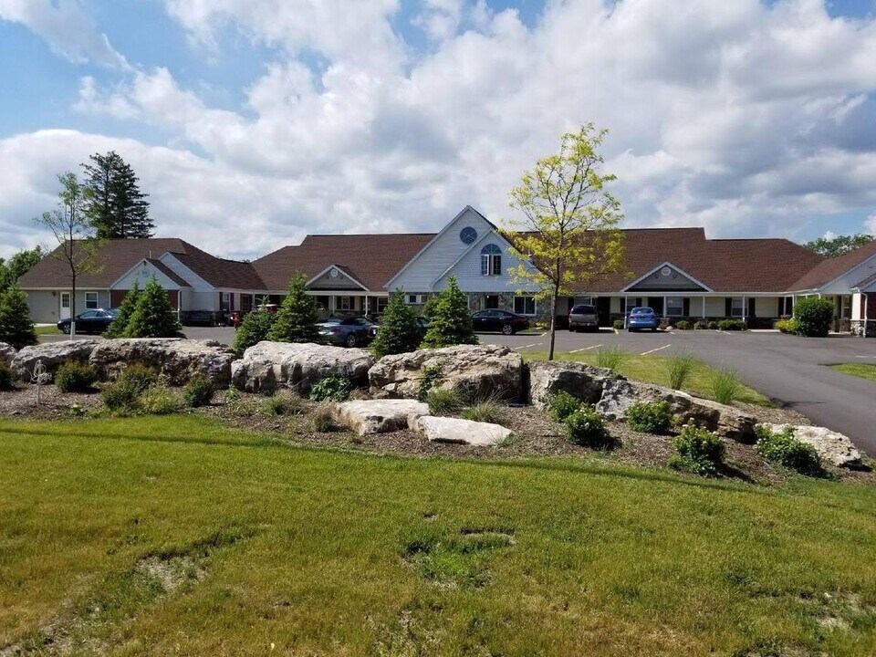 9300 Main St in Clarence, NY - Building Photo