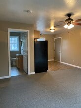 28 Quaboag St, Unit 12 in Brookfield, MA - Building Photo - Building Photo