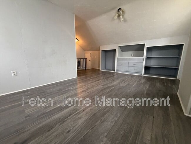 property at 1027 E Market St