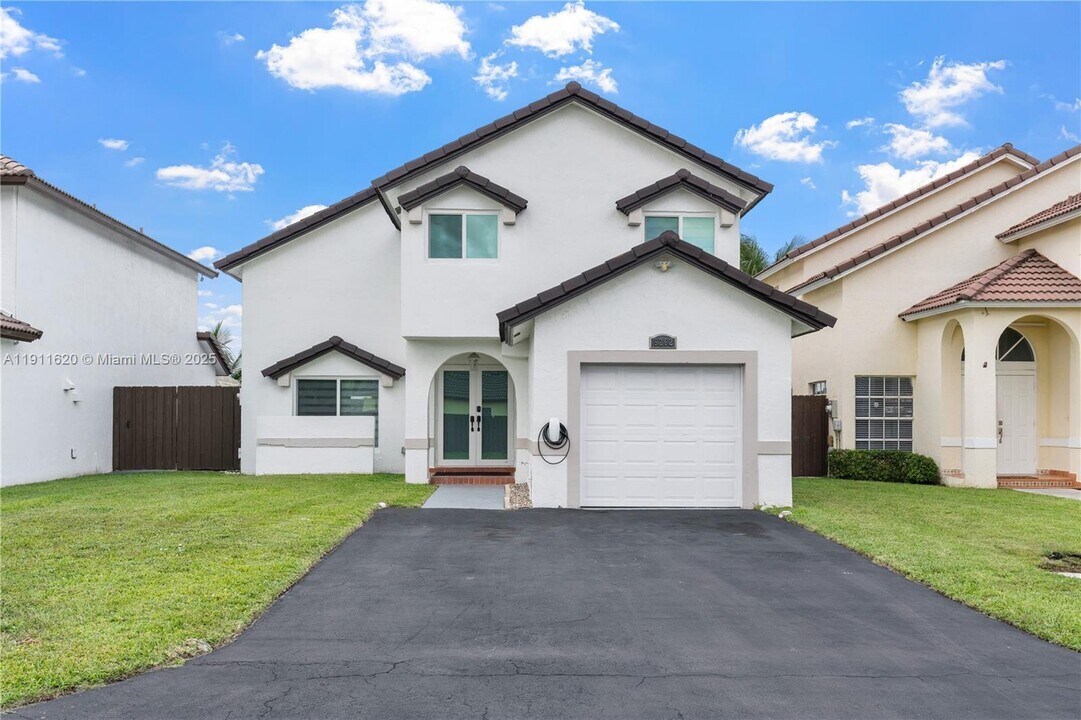 5262 SW 153rd Ct in Miami, FL - Building Photo