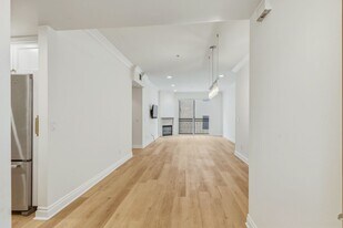 1444 S Point View St in Los Angeles, CA - Building Photo