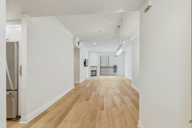 property at 1444 S Point View St