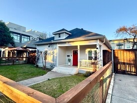 513 Melba St in Dallas, TX - Building Photo