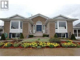 972 Line 3 Rd in Niagara-On-The-Lake, ON - Building Photo