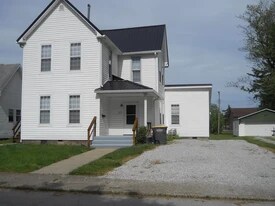 327 N Independence St, Unit 327.5 in Tipton, IN - Building Photo