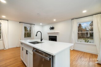 4014 Sulkirk Rd in Charlotte, NC - Building Photo - Building Photo