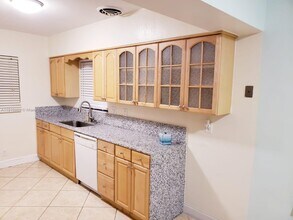 1031 N 16th Ct in Hollywood, FL - Foto de edificio - Building Photo