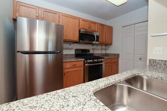 2790 S Knightsbridge Cir in Ann Arbor, MI - Building Photo - Building Photo