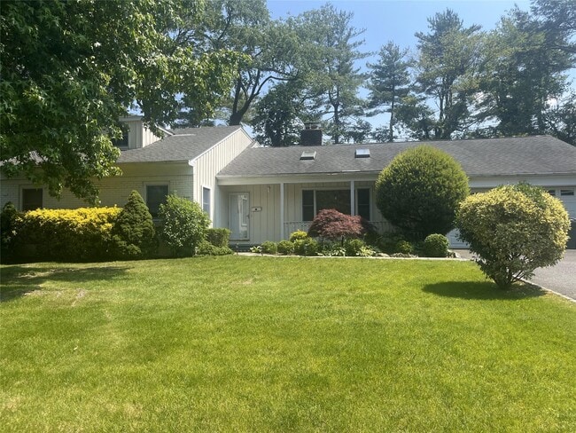 property at 60 Oaktree Ln