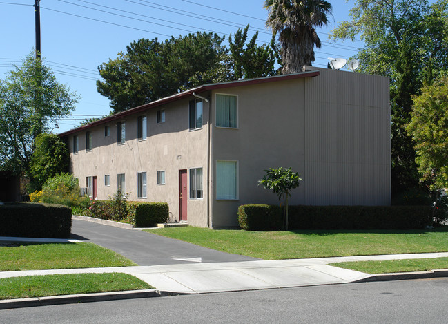 Conejo Park Apartments in Thousand Oaks, CA - Building Photo - Building Photo