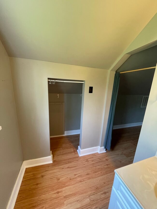 property at 523 W Kanawha Ave