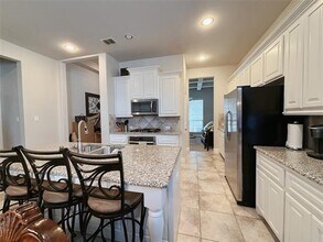 556 England St in Fate, TX - Foto de edificio - Building Photo