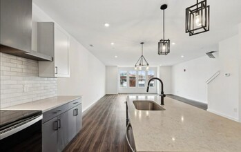 2036 Edison Pk Ln in Nashville, TN - Building Photo - Building Photo