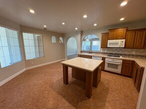 3019 W Harold Ct in Visalia, CA - Building Photo - Building Photo