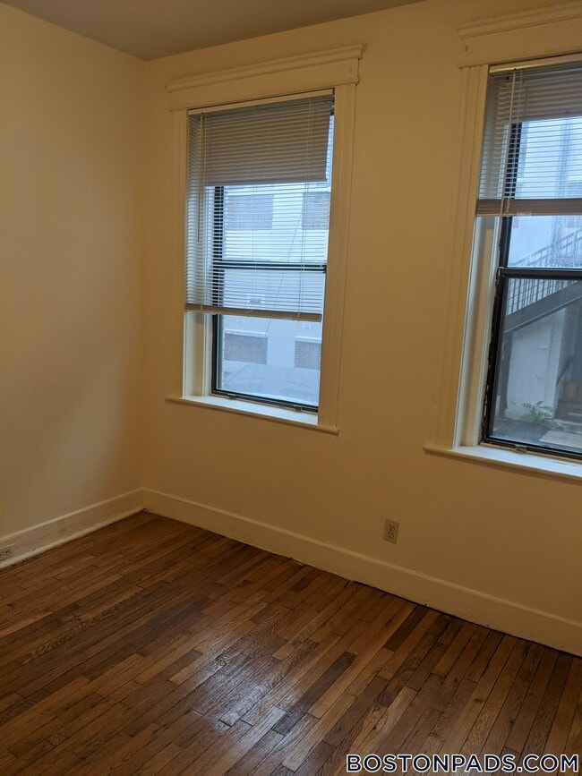 1152 Commonwealth Ave, Unit 18 in Boston, MA - Building Photo - Building Photo