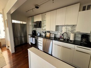 100 E Walton St in Chicago, IL - Building Photo - Building Photo