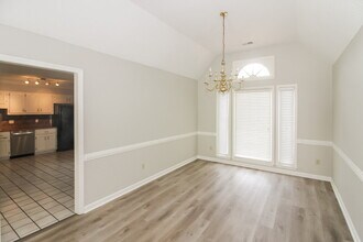 8731 Oak Trail Ln in Cordova, TN - Foto de edificio - Building Photo