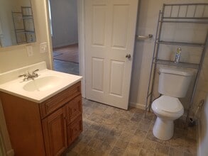 20 Water St, Unit Apt #2 in Johnstown, NY - Building Photo - Building Photo