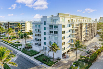 Ocean Tower North in Palm Beach, FL - Building Photo - Building Photo