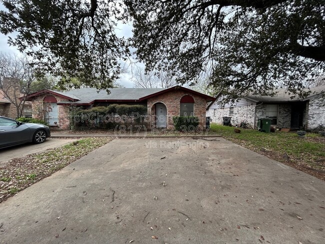 property at 2212 Viewtop Ln