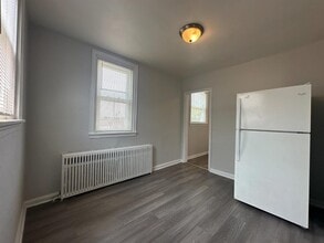 1033 Fanshawe St in Philadelphia, PA - Building Photo - Building Photo