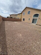 3237 W Perching Bird Ln in North Las Vegas, NV - Foto de edificio - Building Photo
