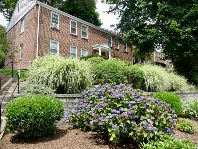 property at 10 Clarmore Dr