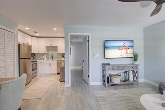 975 9th Ave S in Naples, FL - Building Photo - Building Photo