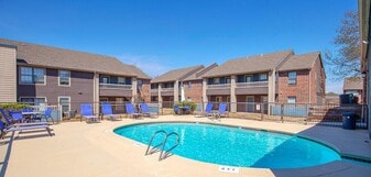 Inverness Apartments in Broken Arrow, OK - Building Photo