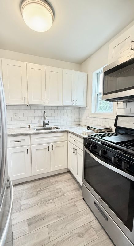 26 Lombardi Pl in Amityville, NY - Foto de edificio - Building Photo