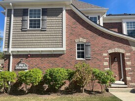 54264 Baypoint Dr in Shelby Township, MI - Building Photo