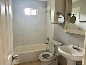 305 N Ennis St, Unit A in Houston, TX - Building Photo - Building Photo