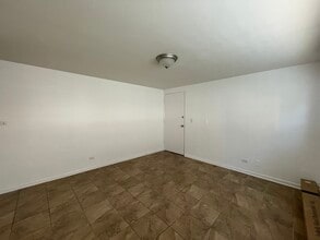 7722 W Belmont Ave, Unit GN in Chicago, IL - Foto de edificio - Building Photo