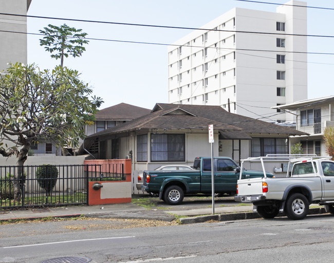 1703 S Beretania St in Honolulu, HI - Building Photo - Building Photo