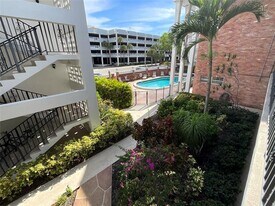 2424 NE 9th St in Fort Lauderdale, FL - Building Photo