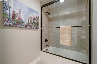 2741 5th St, Unit 2741 in Alameda, CA - Foto de edificio - Building Photo