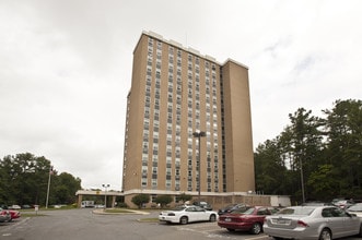 Vineville Christian Towers in Macon, GA - Foto de edificio - Building Photo