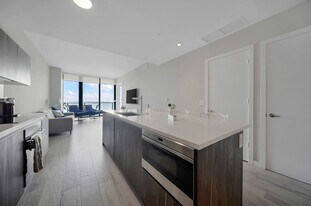 480 NE 31st St, Unit 1402 in Miami, FL - Building Photo