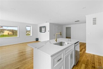 238 Oriskany Blvd in Whitesboro, NY - Foto de edificio - Building Photo