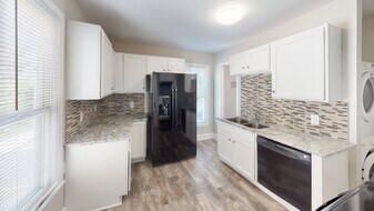 1105 18 1/2 AVE NE, Unit 2