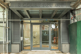 8 Court Square in Long Island City, NY - Building Photo - Building Photo